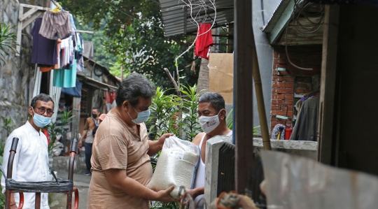 Bansos Beras untuk Sejuta Keluarga di Jakarta Mulai Disalurkan