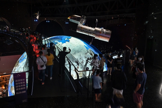 Mengunjungi Planetarium Terbesar Dunia di China