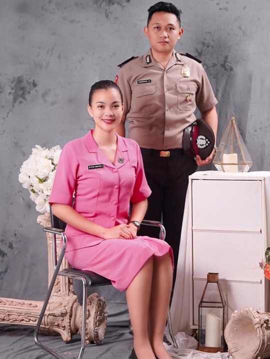 Artis-artis Cantik Berstatus Istri Polisi, Ada yang Ikut Suami Dinas di Inggris