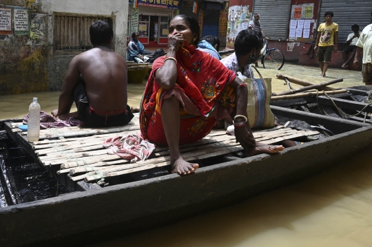 Penampakan Banjir di India Sulap Jalanan Jadi Sungai