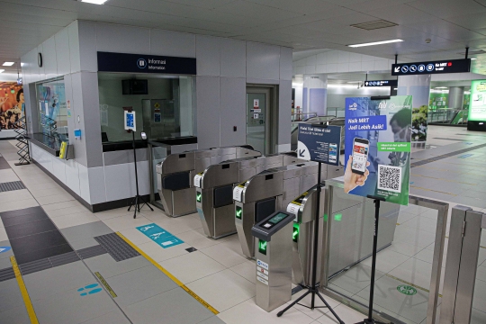 Suasana Stasiun MRT Bundaran HI yang Sepi Akibat PPKM