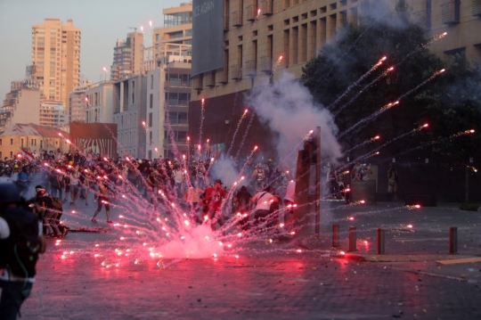 Bentrokan Warnai Peringatan Setahun Ledakan di Beirut