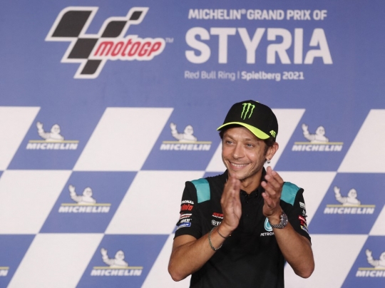 Ekspresi Valentino Rossi Umumkan Pensiun dari MotoGP