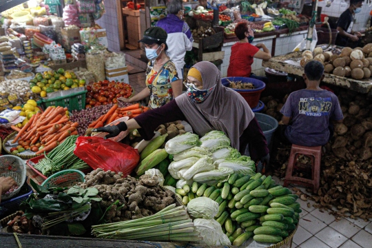 Sertifikat Vaksinasi Covid-19 Jadi Syarat Masuk Pasar di Jakarta