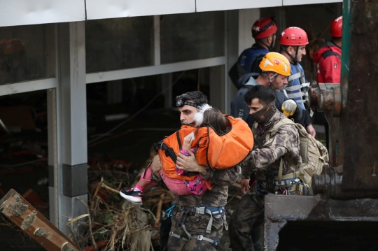 Terjangan Banjir Bandang Tewaskan 27 Orang di Turki