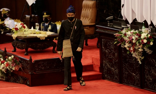 Jokowi Kenakan Baju Adat Baduy Saat Pidato Kenegaraan