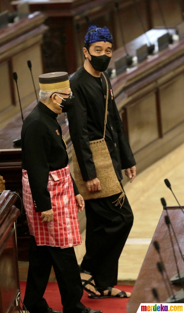 Foto Jokowi Kenakan Baju Adat Baduy Saat Pidato Kenegaraan Merdeka Com