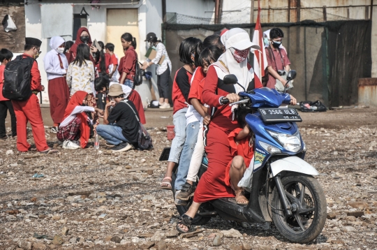 Semangat Anak-Anak Pesisir Gelar Upacara HUT ke-76 RI