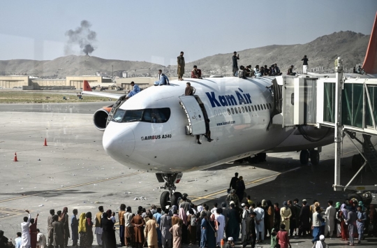 Kekacauan Bandara Internasional Kabul Saat Dipenuhi Warga Afghanistan