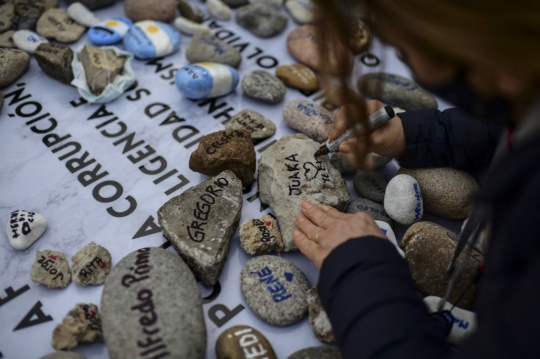 Batu-Batu Bernama Korban Covid-19 untuk 109.000 Kasus Kematian di Argentina