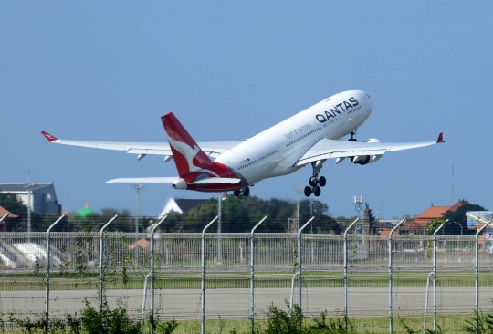 Ratusan Warga Australia Tinggalkan Bali