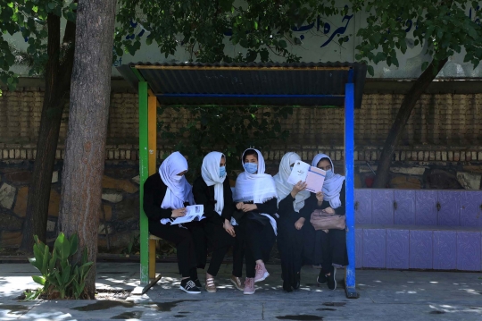 Intip Anak-Anak Perempuan di Afghanistan Kembali Bersekolah