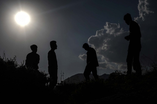 Tembok Pembatas Turki Halangi Pelarian Warga Afghanistan