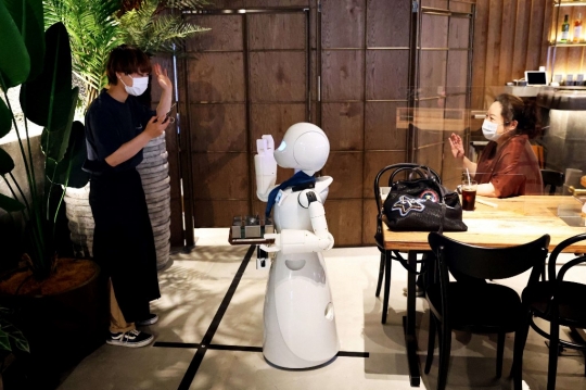 Keren, Kafe di Jepang Punya Pelayan Robot yang Dikendalikan Pekerja Disabilitas