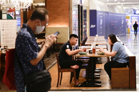 Restoran di Mal Kembali Layani Pengunjung Makan di Tempat