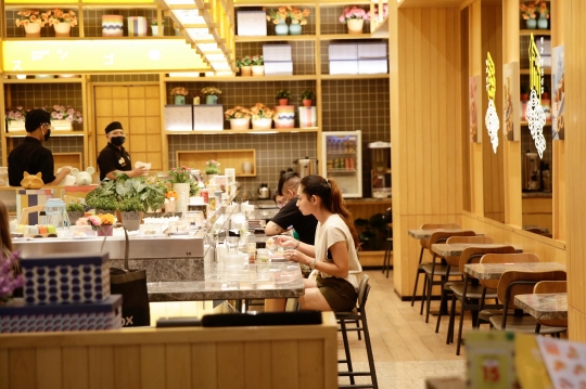 Restoran di Mal Kembali Layani Pengunjung Makan di Tempat