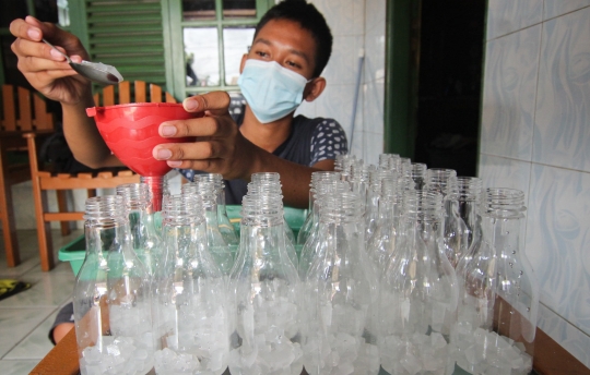 Kreatif, Pelajar Ini Berbisnis Minuman Jeli Selama PJJ