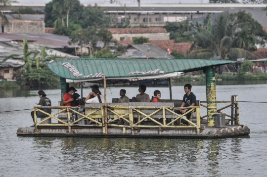 Perahu Eretan Sebagai Transportasi Alternatif