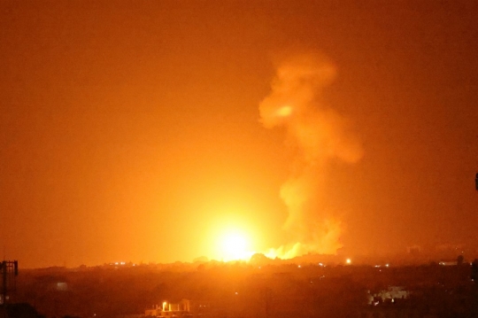 Balas Serangan Balon Api, Israel Kembali Gempur Gaza