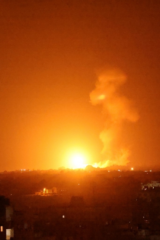 Balas Serangan Balon Api, Israel Kembali Gempur Gaza