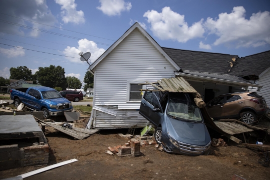 Kondisi Mobil-Mobil Tersapu Banjir Bandang di AS