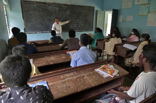 India Mulai Kembali Sekolah Tatap Muka