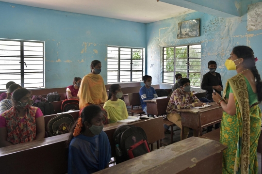 India Mulai Kembali Sekolah Tatap Muka