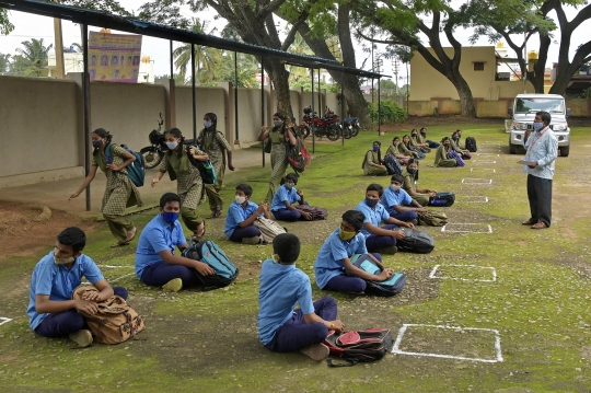 India Mulai Kembali Sekolah Tatap Muka