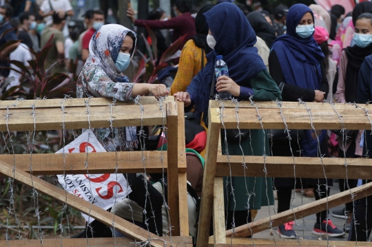 Timbulkan Kerumunan, Polisi Bubarkan Demo Pencari Suaka di UNHCR