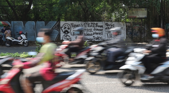 Mural 'Tuhan Aku Lapar' Muncul di Citayam