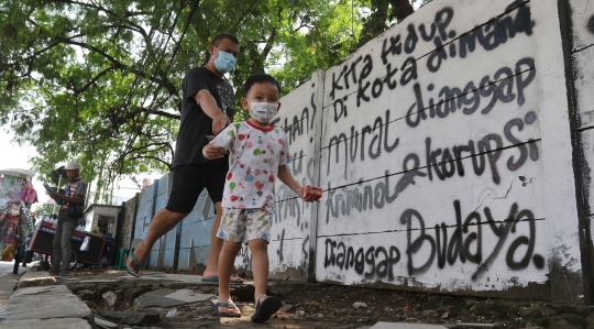 Mural 'Tuhan Aku Lapar' Muncul di Citayam