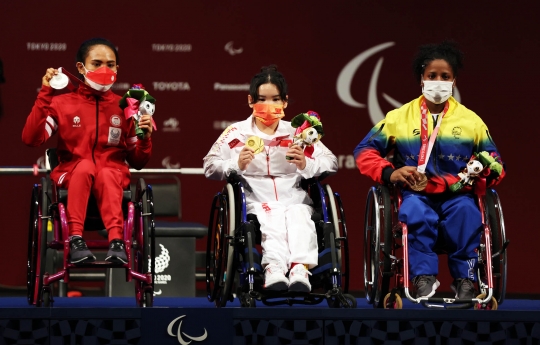 Potret Ni Nengah Widiasih Pamerkan Medali Perak Paralimpiade 2020
