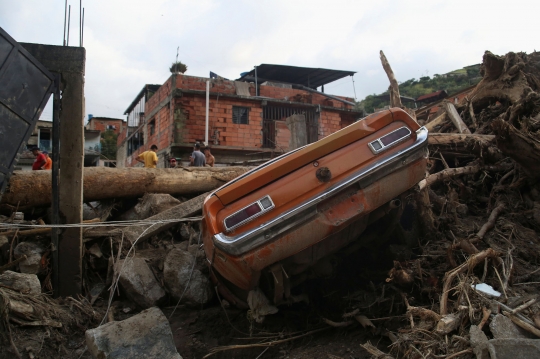 Yang Tersisa dari Terjangan Banjir Bandang di Venezuela