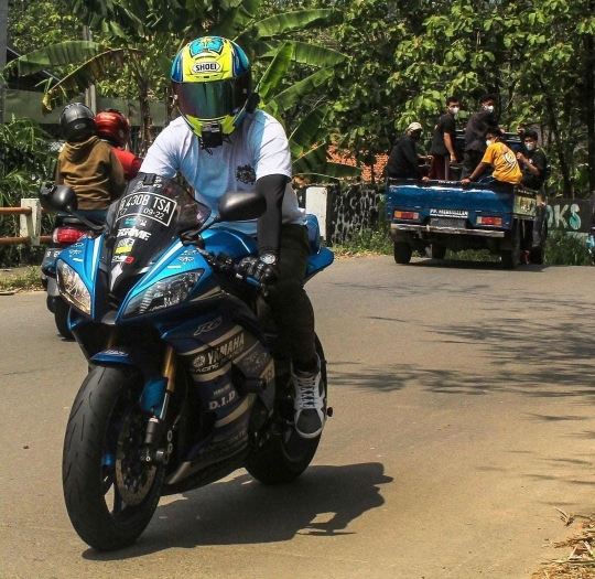 Gaya Keren Perwira TNI AL Rendy Meidiyanto Naik Motor Sport, Dulunya Artis