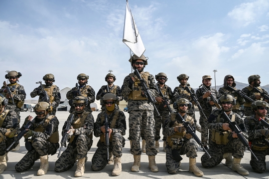 Pasukan Khusus Taliban Kuasai Bandara Kabul Usai Militer AS Angkat Kaki