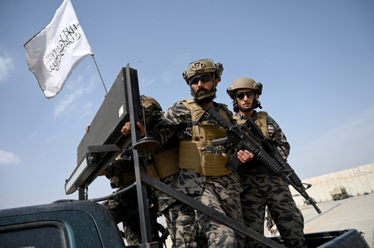 Pasukan Khusus Taliban Kuasai Bandara Kabul Usai Militer AS Angkat Kaki
