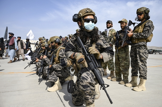 Pasukan Khusus Taliban Kuasai Bandara Kabul Usai Militer AS Angkat Kaki