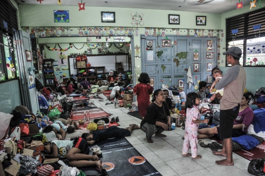 Ratusan Korban Kebakaran Kemayoran Mengungsi di Gedung Sekolah