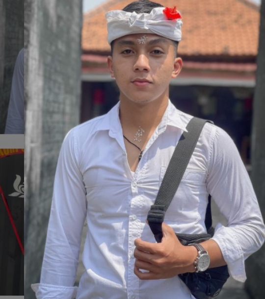 Kenalan dengan Polisi Tampan Made Juni, Kenakan Baju Adat Bali Bikin Hati Leleh