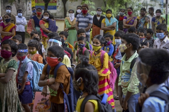 Keseruan Hari Pertama Sekolah di India