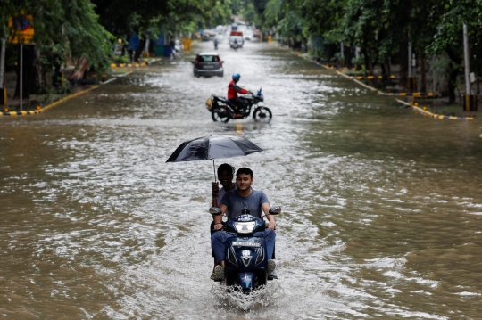 Banjir Genangi India Usai Hujan Lebat 24 Jam