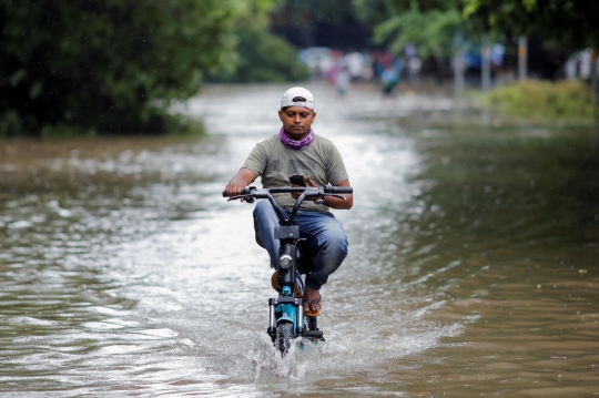 Banjir Genangi India Usai Hujan Lebat 24 Jam