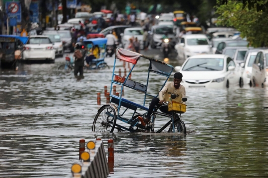 Banjir Genangi India Usai Hujan Lebat 24 Jam