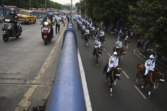 Penampilan Polisi Berkuda di India
