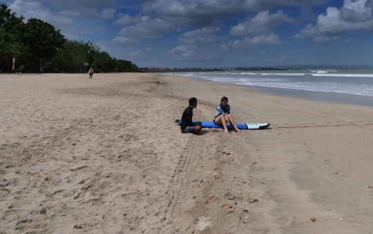 Melihat Sepinya Pantai-Pantai di Bali