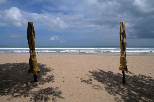 Melihat Sepinya Pantai-Pantai di Bali