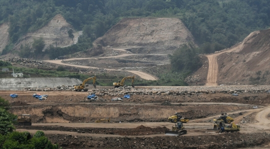 Memantau Proyek Bendungan Ciawi di Bogor