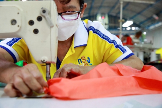 Thailand Sulap Sampah Plastik Jadi APD