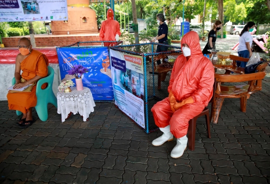 Thailand Sulap Sampah Plastik Jadi APD