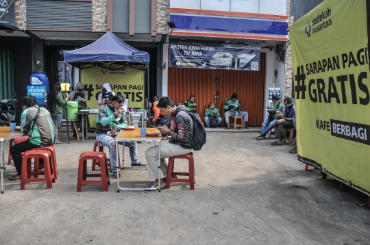 Berbagi Sarapan Gratis di Masa Pandemi